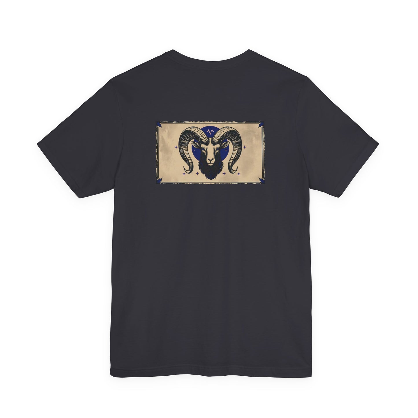 Ariete - T-shirt con segno zodiacale gotico. Grafica blu sul retro. Segno zodiacale nell'ombra.