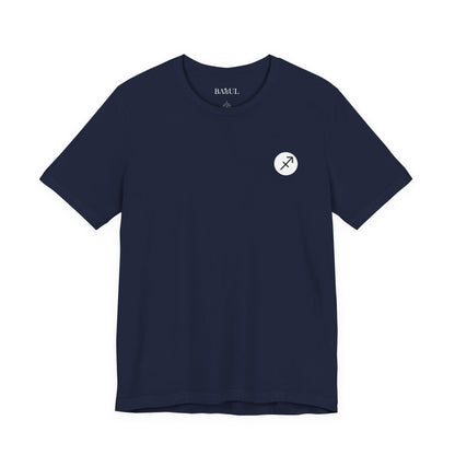 Sagittario - T-shirt con segno zodiacale gotico. Grafica blu sul retro. Zodiaco nell'ombra.