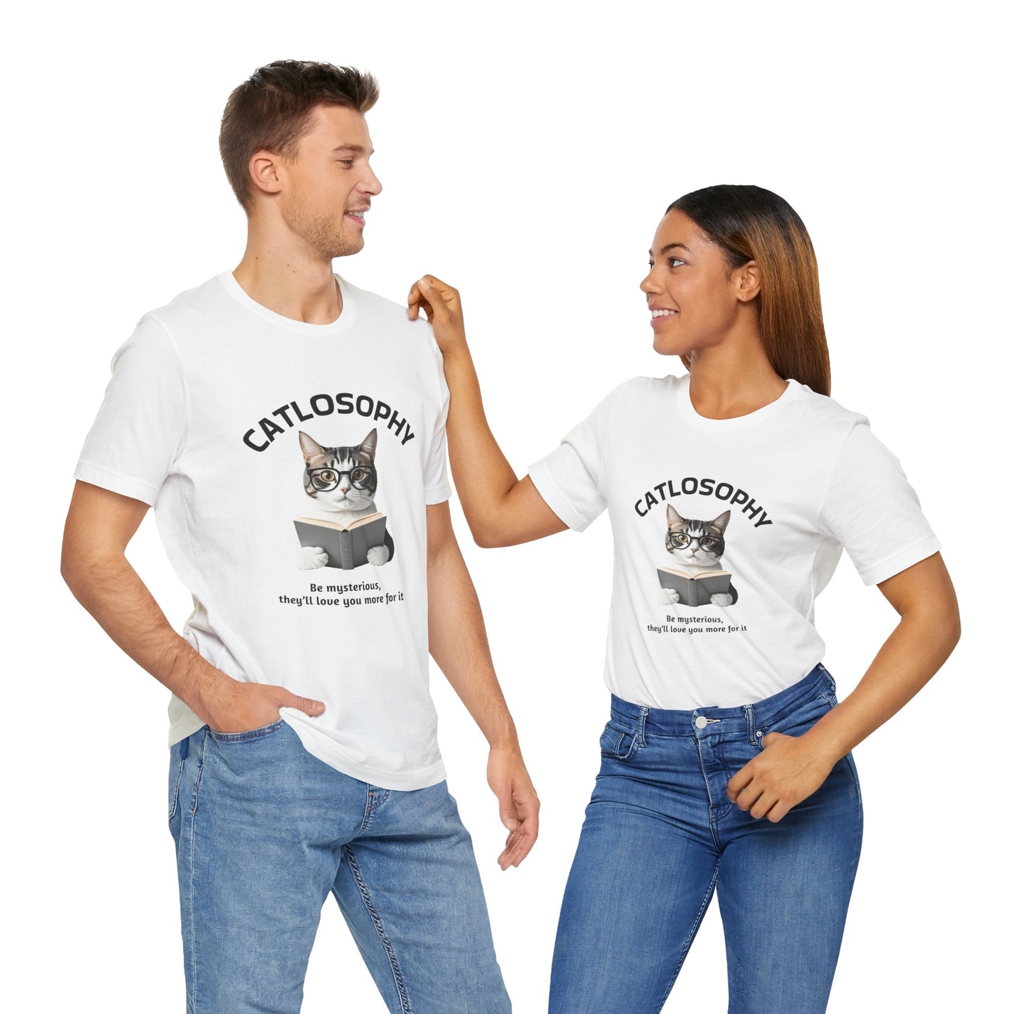 Catlosophy Unisex Jersey Maglietta a maniche corte – Design "Sii misterioso"