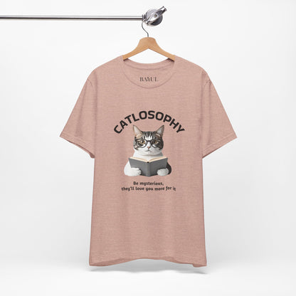 Catlosophy Unisex Jersey Maglietta a maniche corte – Design "Sii misterioso"