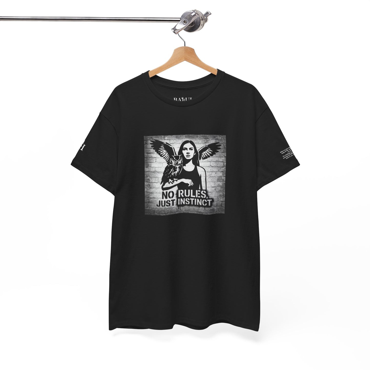 T-shirt Ribelle – Maglietta Unisex in Cotone Pesante per Spiriti Liberi.