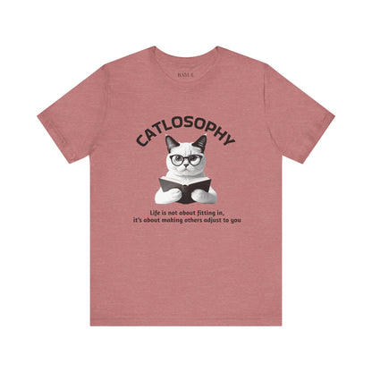 Maglietta a maniche corte unisex Catlosophy – Design "La vita non consiste nell'adattarsi"