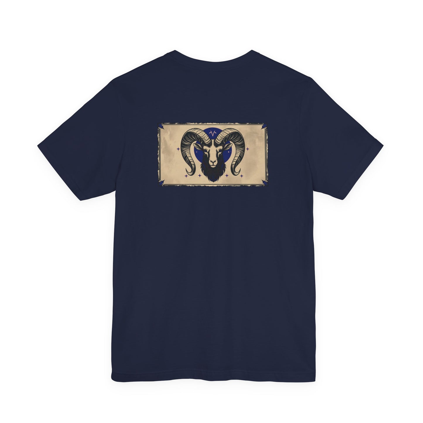Ariete - T-shirt con segno zodiacale gotico. Grafica blu sul retro. Segno zodiacale nell'ombra.