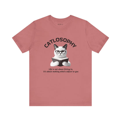 Maglietta a maniche corte unisex Catlosophy – Design "La vita non consiste nell'adattarsi"