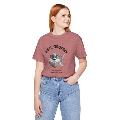 Fishlosophy Unisex Jersey Maglietta a maniche corte – Le profondità dell'oceano non sono per i deboli di cuore.