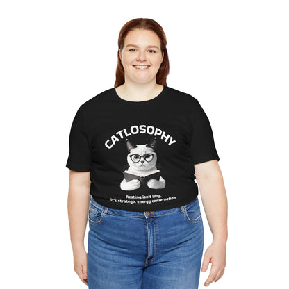 Catlosophy Unisex Jersey Maglietta a maniche corte – Design "Riposare non è pigrizia"