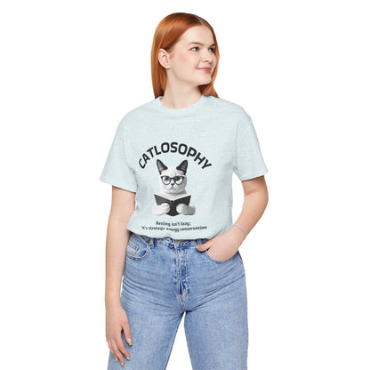 Catlosophy Unisex Jersey Maglietta a maniche corte – Design "Riposare non è pigrizia"