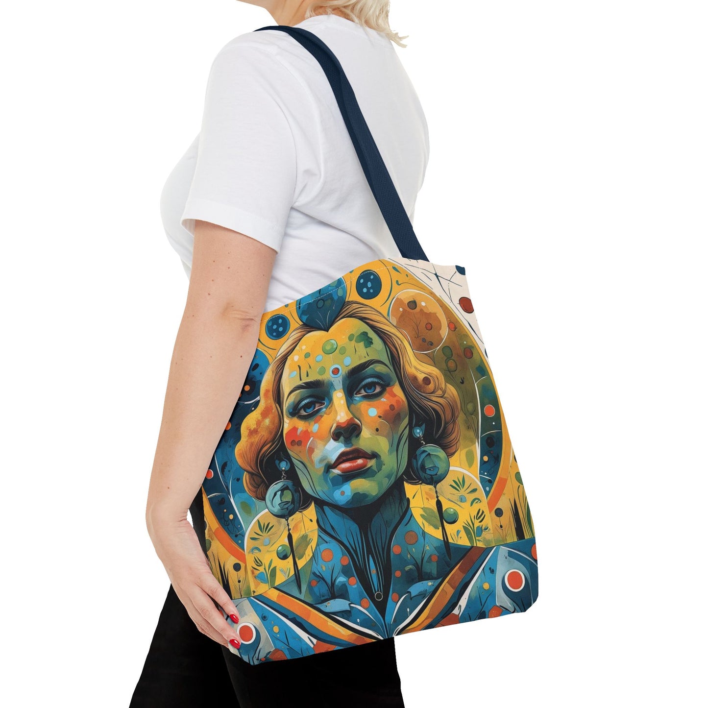 ONIRIC VISIONS. Bags that Dream with You. THE PRIESTESS
