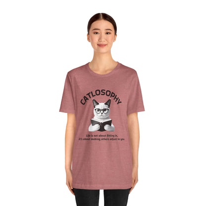Maglietta a maniche corte unisex Catlosophy – Design "La vita non consiste nell'adattarsi"
