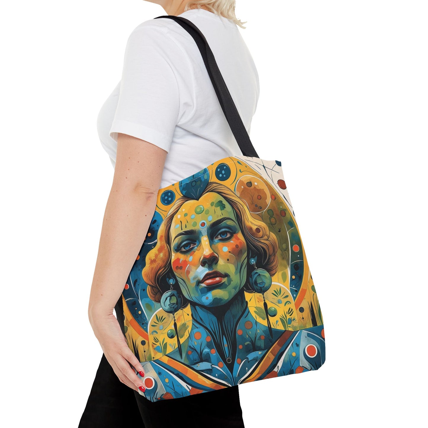 ONIRIC VISIONS. Bags that Dream with You. THE PRIESTESS