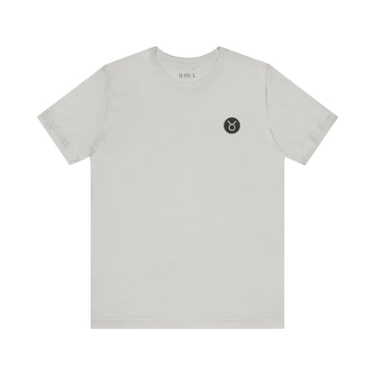 Toro - T-shirt con segno zodiacale gotico. Grafica blu sul retro. Segno zodiacale nell'ombra.