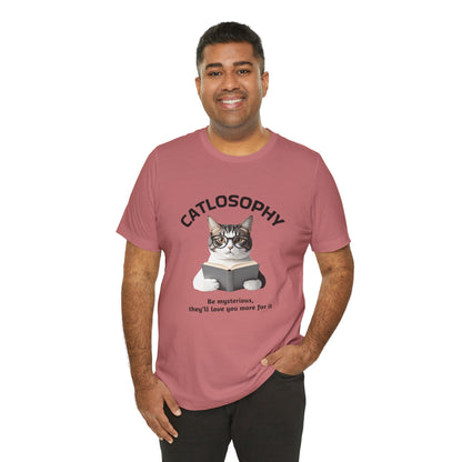 Catlosophy Unisex Jersey Maglietta a maniche corte – Design "Sii misterioso"