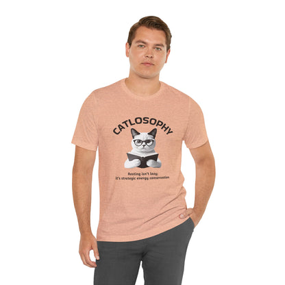 Catlosophy Unisex Jersey Maglietta a maniche corte – Design "Riposare non è pigrizia"