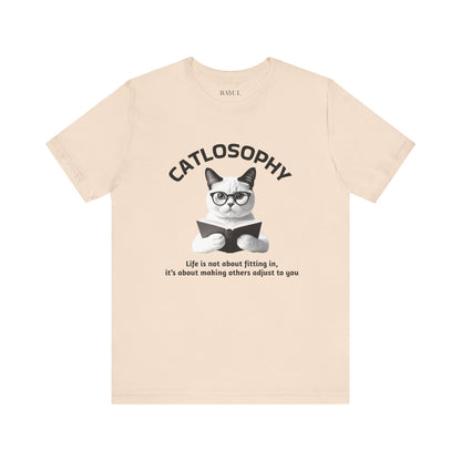 Maglietta a maniche corte unisex Catlosophy – Design "La vita non consiste nell'adattarsi"