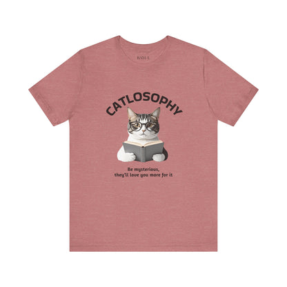 Catlosophy Unisex Jersey Maglietta a maniche corte – Design "Sii misterioso"