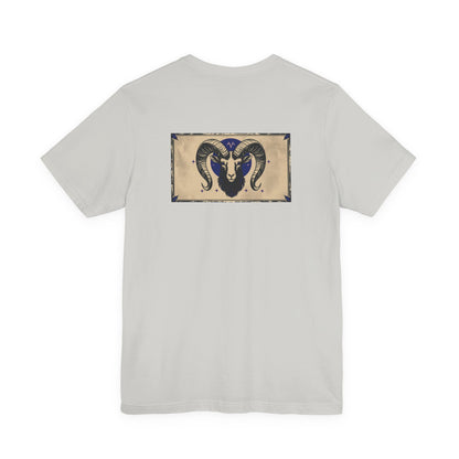 Ariete - T-shirt con segno zodiacale gotico. Grafica blu sul retro. Segno zodiacale nell'ombra.