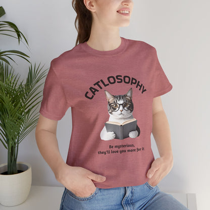 Catlosophy Unisex Jersey Maglietta a maniche corte – Design "Sii misterioso"