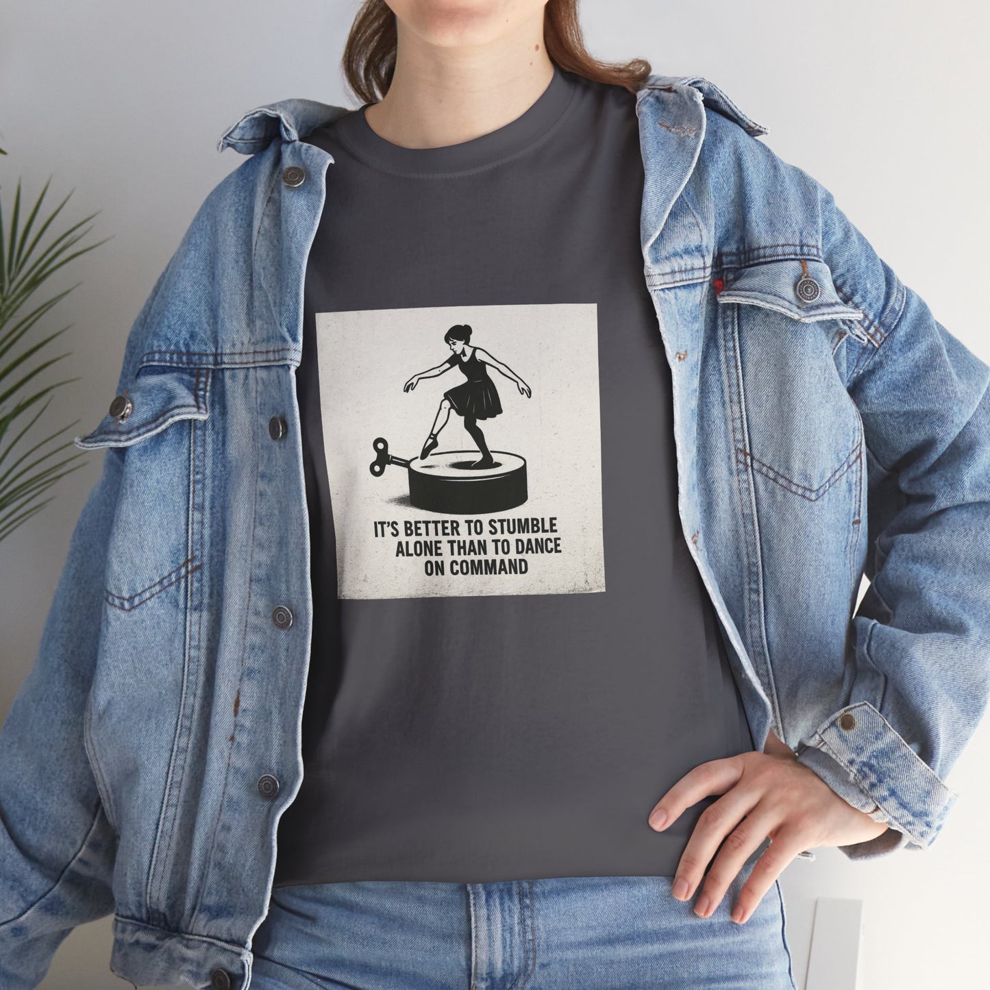 T-shirt Ribelle – Maglietta Unisex in Cotone Pesante per Spiriti Liberi.