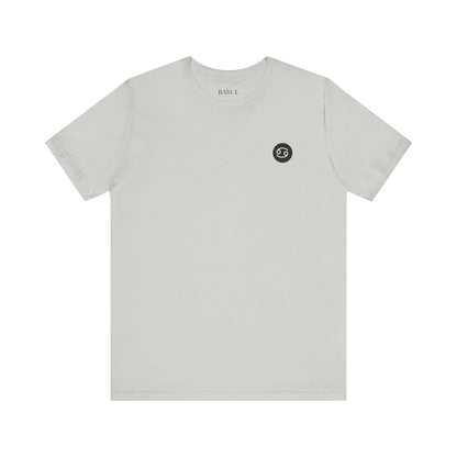 Cancro - T-shirt con segno zodiacale gotico. Grafica blu sul retro. Segno zodiacale nell'ombra.