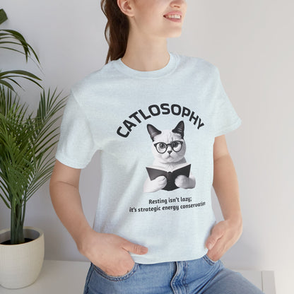 Catlosophy Unisex Jersey Maglietta a maniche corte – Design "Riposare non è pigrizia"