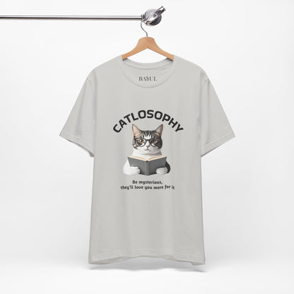 Catlosophy Unisex Jersey Maglietta a maniche corte – Design "Sii misterioso"