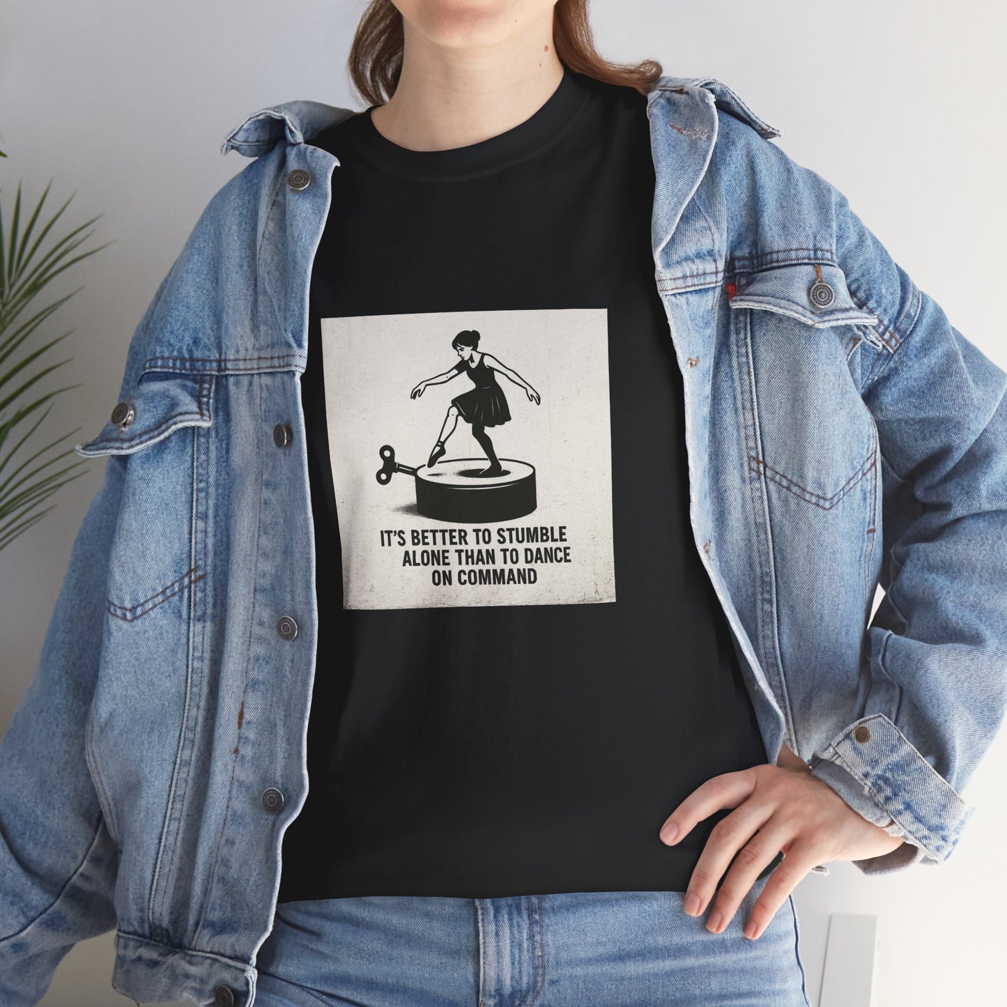 T-shirt Ribelle – Maglietta Unisex in Cotone Pesante per Spiriti Liberi.