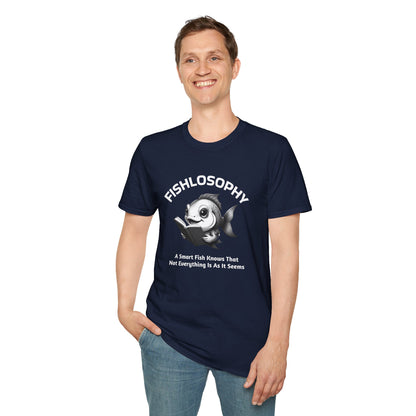 Maglietta unisex Fishlosophy - Design con vibrazioni oceaniche e domande sulla vita - Un pesce intelligente sa che non tutto è come sembra.