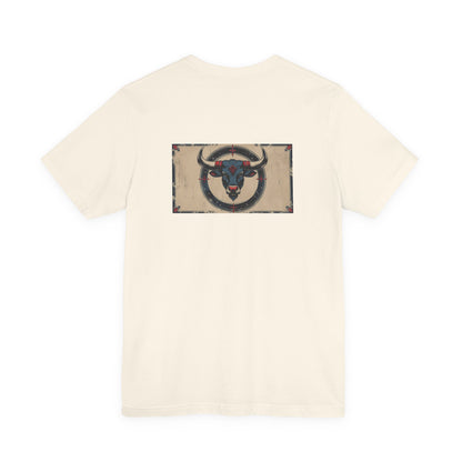 Toro - T-shirt con segno zodiacale gotico. Grafica blu sul retro. Segno zodiacale nell'ombra.