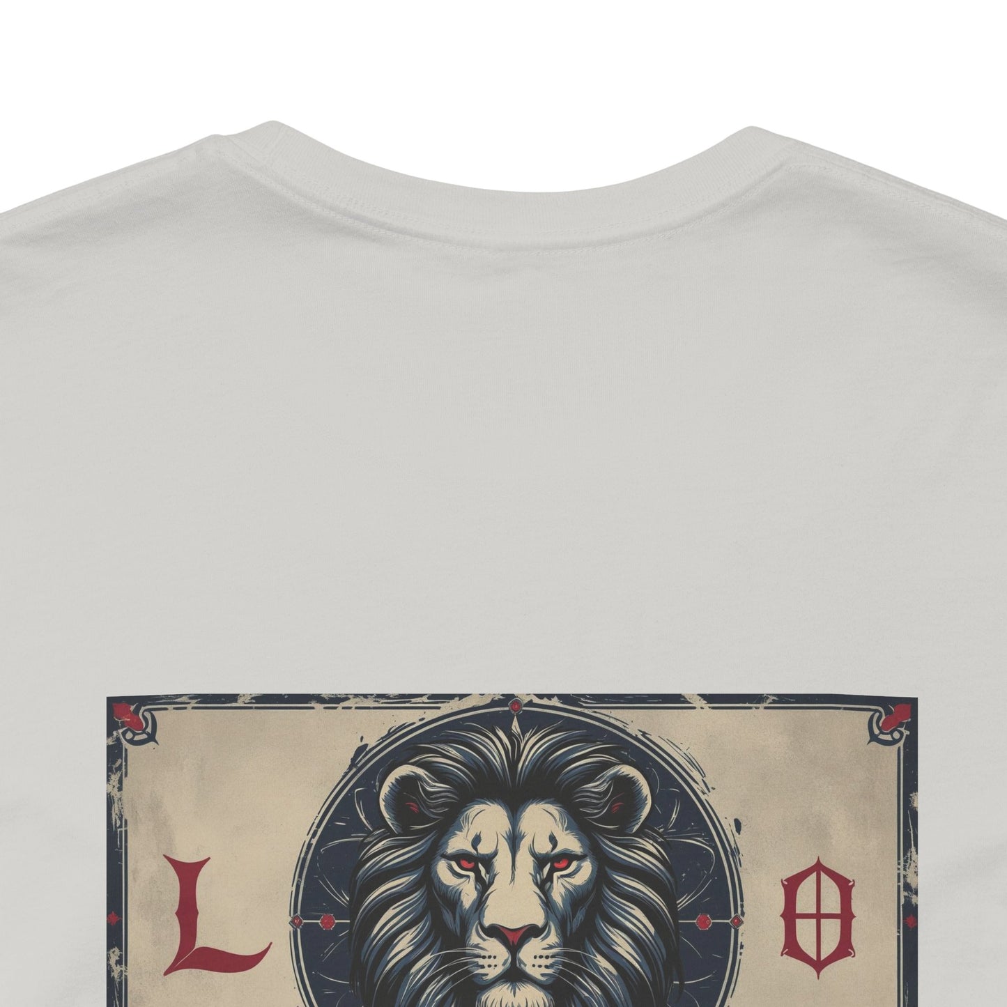 Leone - T-shirt con segno zodiacale gotico. Grafica blu sul retro. Segno zodiacale nell'ombra.