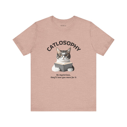 Catlosophy Unisex Jersey Maglietta a maniche corte – Design "Sii misterioso"