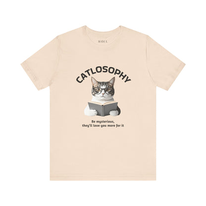 Catlosophy Unisex Jersey Maglietta a maniche corte – Design "Sii misterioso"