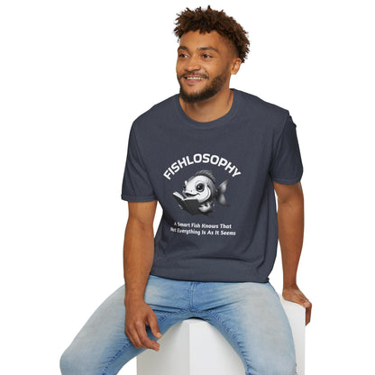 Maglietta unisex Fishlosophy - Design con vibrazioni oceaniche e domande sulla vita - Un pesce intelligente sa che non tutto è come sembra.