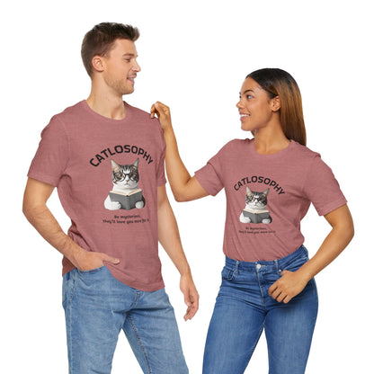 Catlosophy Unisex Jersey Maglietta a maniche corte – Design "Sii misterioso"
