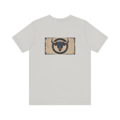 Toro - T-shirt con segno zodiacale gotico. Grafica blu sul retro. Segno zodiacale nell'ombra.