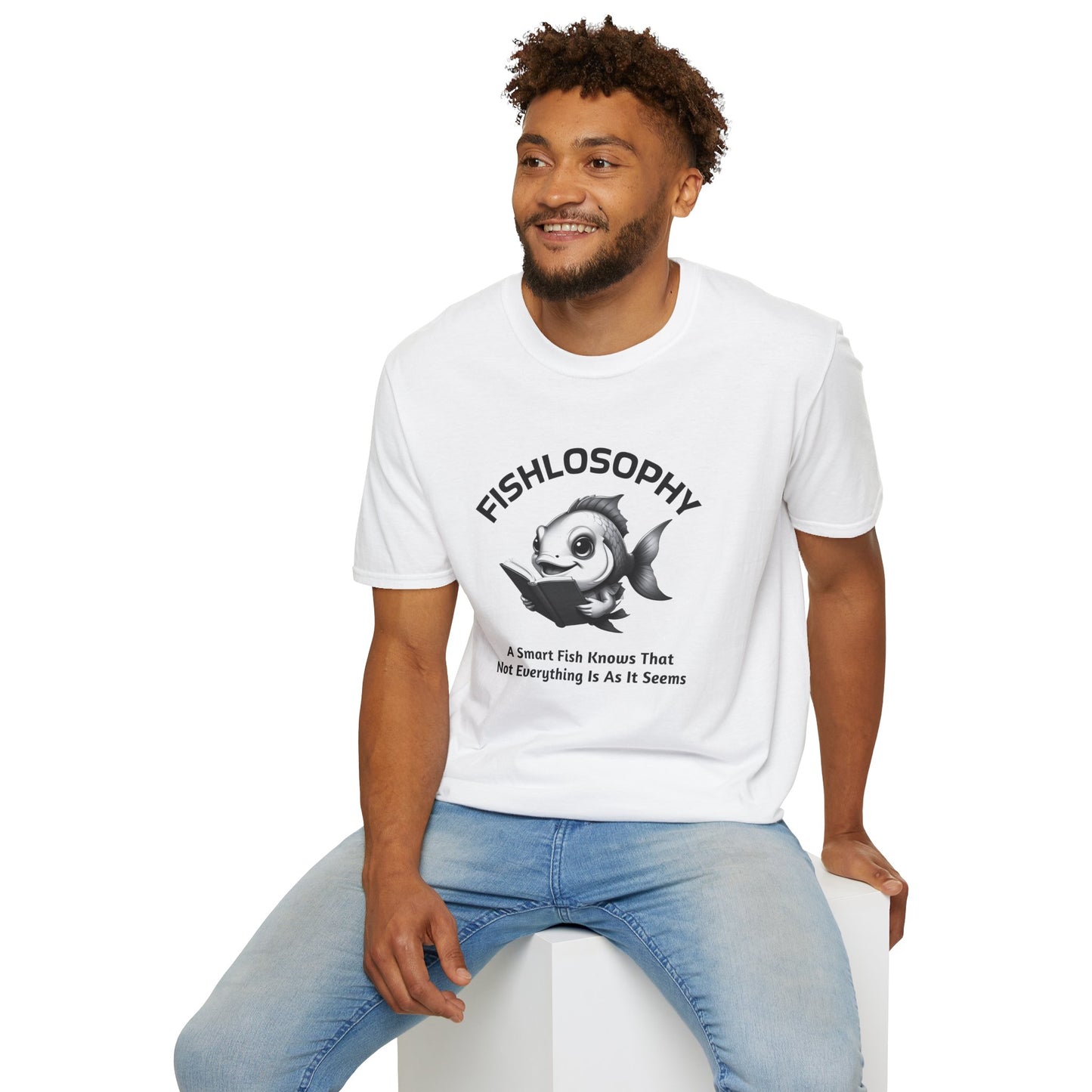 Maglietta unisex Fishlosophy - Design con vibrazioni oceaniche e domande sulla vita - Un pesce intelligente sa che non tutto è come sembra.