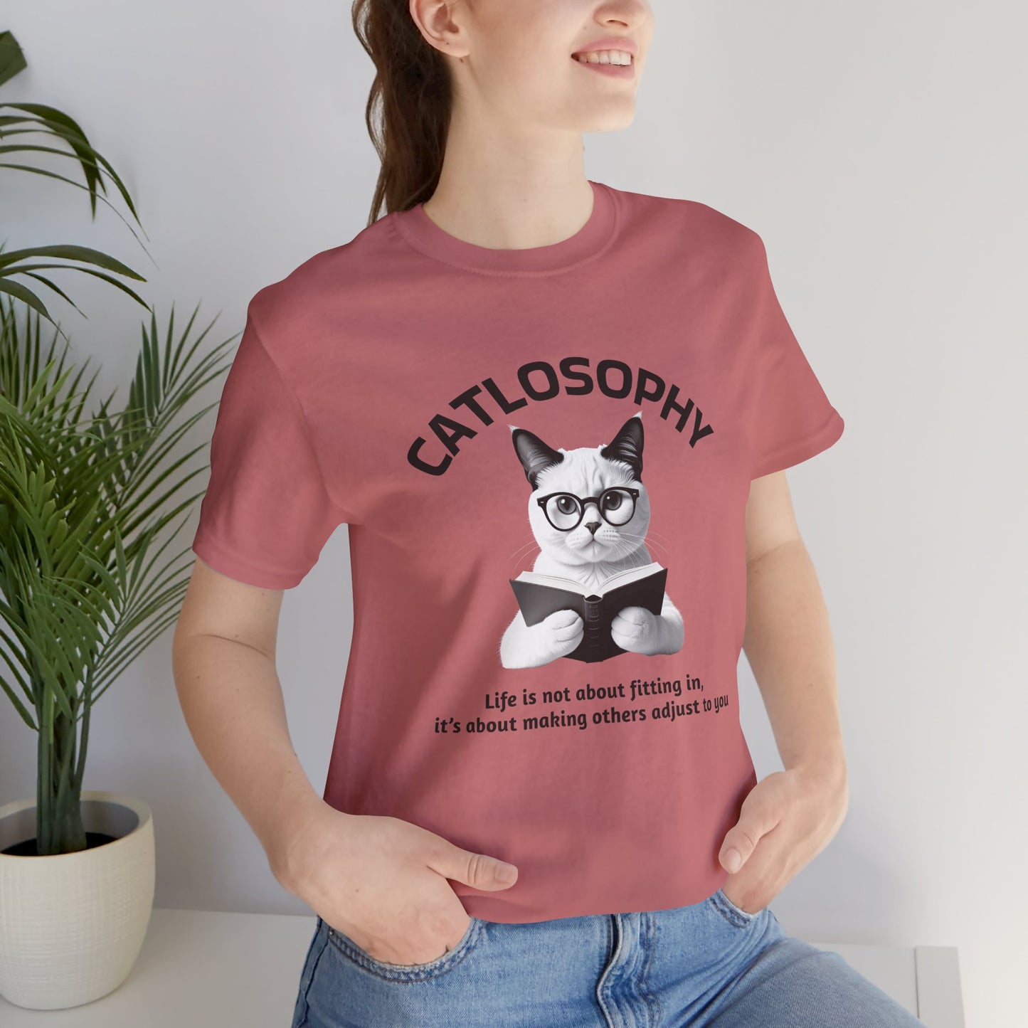 Maglietta a maniche corte unisex Catlosophy – Design "La vita non consiste nell'adattarsi"