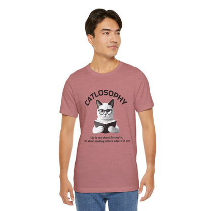 Maglietta a maniche corte unisex Catlosophy – Design "La vita non consiste nell'adattarsi"