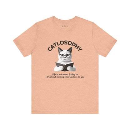 Maglietta a maniche corte unisex Catlosophy – Design "La vita non consiste nell'adattarsi"