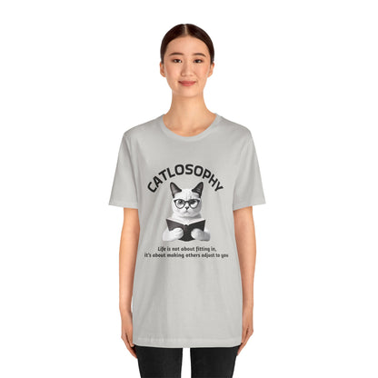 Maglietta a maniche corte unisex Catlosophy – Design "La vita non consiste nell'adattarsi"