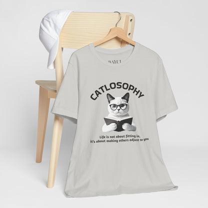 Maglietta a maniche corte unisex Catlosophy – Design "La vita non consiste nell'adattarsi"