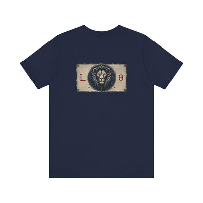 Leone - T-shirt con segno zodiacale gotico. Grafica blu sul retro. Segno zodiacale nell'ombra.