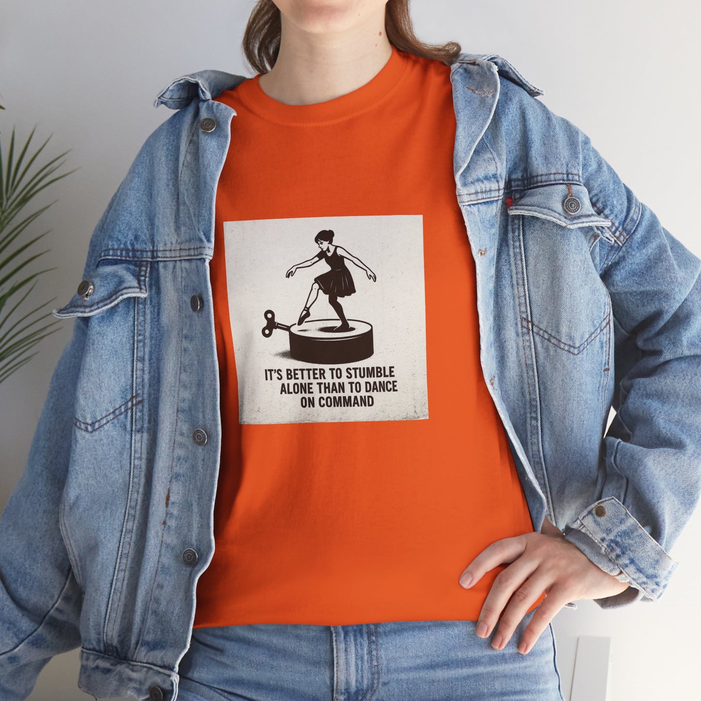 T-shirt Ribelle – Maglietta Unisex in Cotone Pesante per Spiriti Liberi.