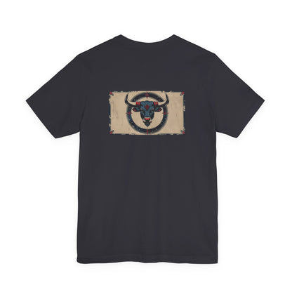 Toro - T-shirt con segno zodiacale gotico. Grafica blu sul retro. Segno zodiacale nell'ombra.