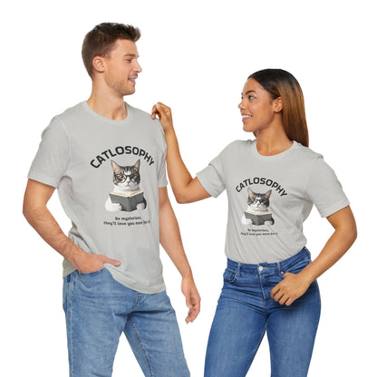 Catlosophy Unisex Jersey Maglietta a maniche corte – Design "Sii misterioso"