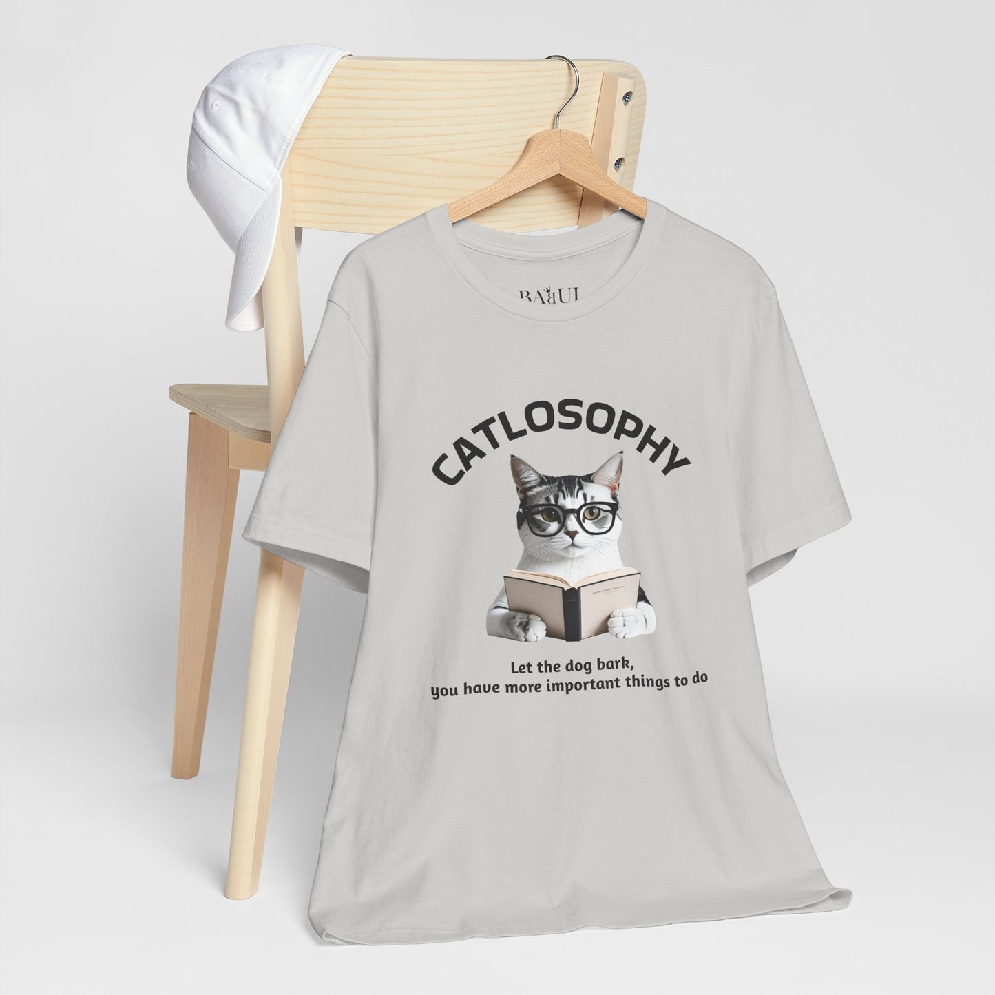 Maglietta a maniche corte unisex Catlosophy – Design "Lascia che il cane abbai"